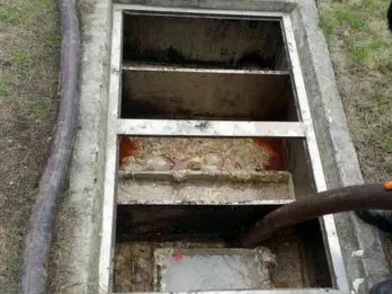 西岗隔油池清理